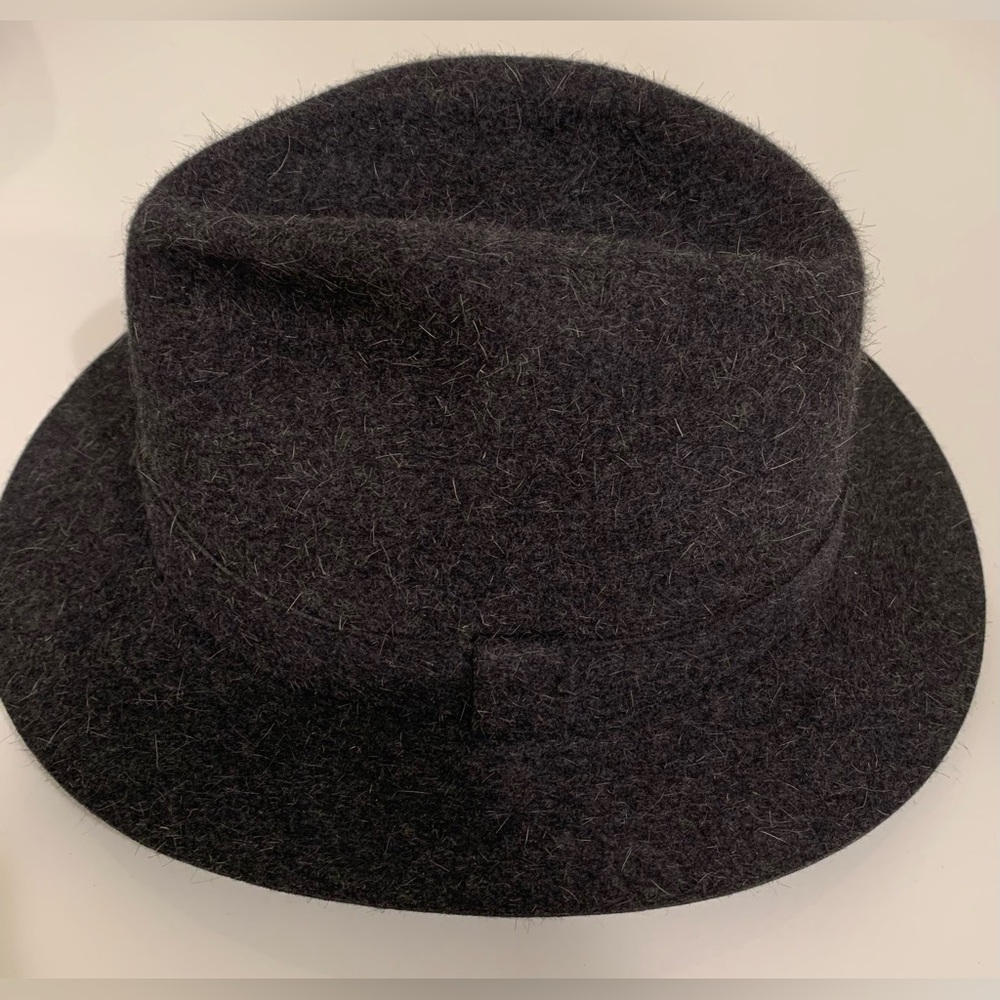 Burberry’s Hat